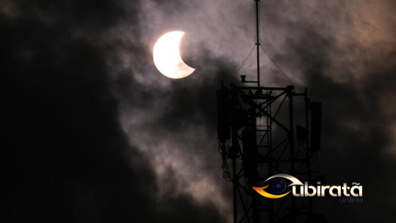 Fotógrafo registra eclipse anular em Ubiratã; veja imagens