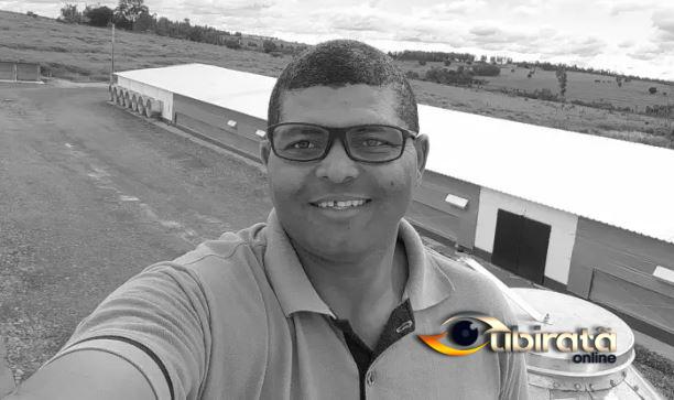 Homem morre prensado por trator e carreta em granja no Paraná
