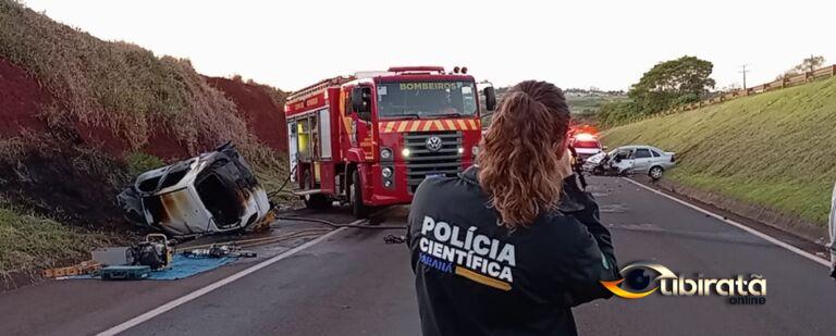 Três pessoas morrem carbonizadas em acidente na rodovia PR 317