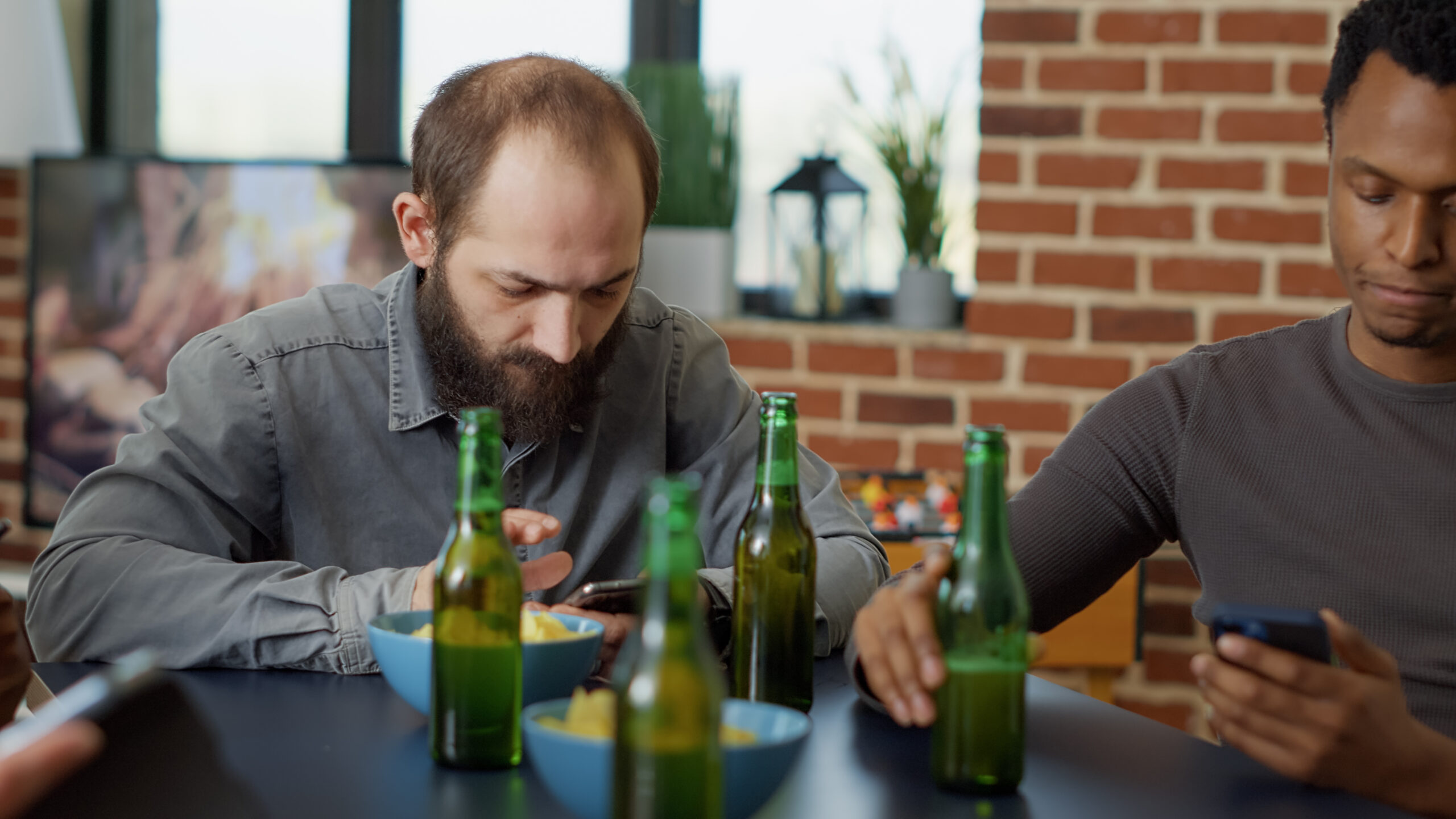 Diferença entre vício e dependência química: explicação clara e objetiva