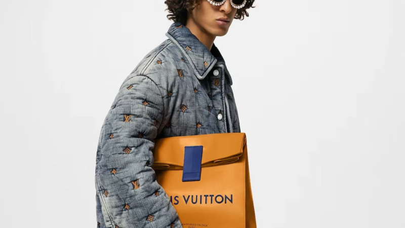 Bolsa “sanduíche” da Louis Vuitton custa R$ 20 mil e tem fila de espera para comprar