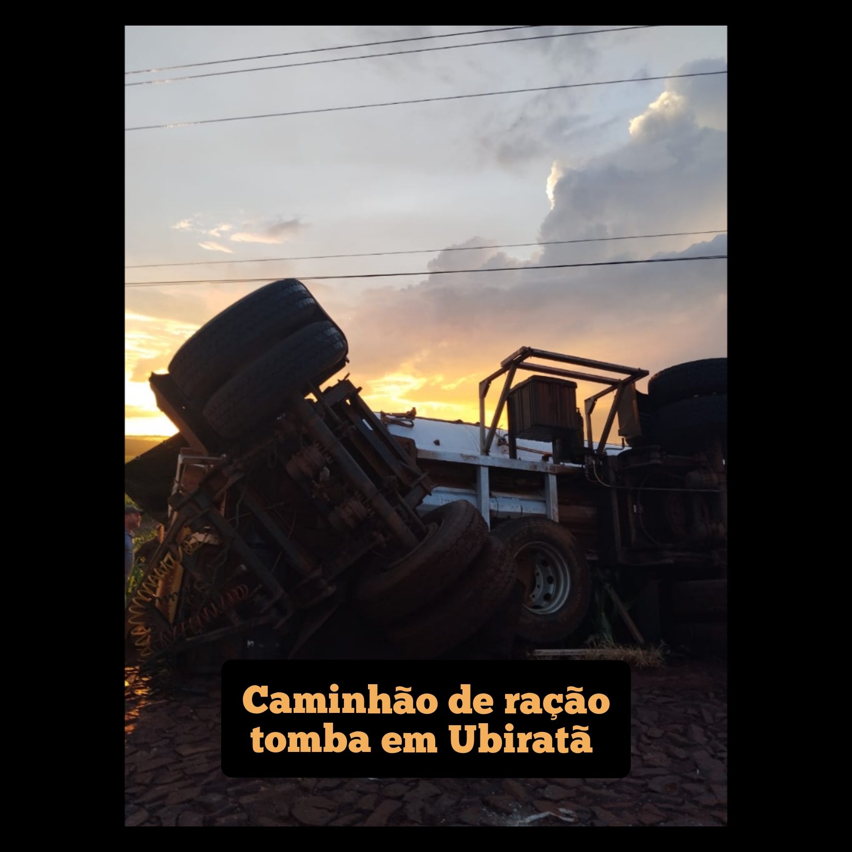 Caminhão de ração tomba em Ubiratã