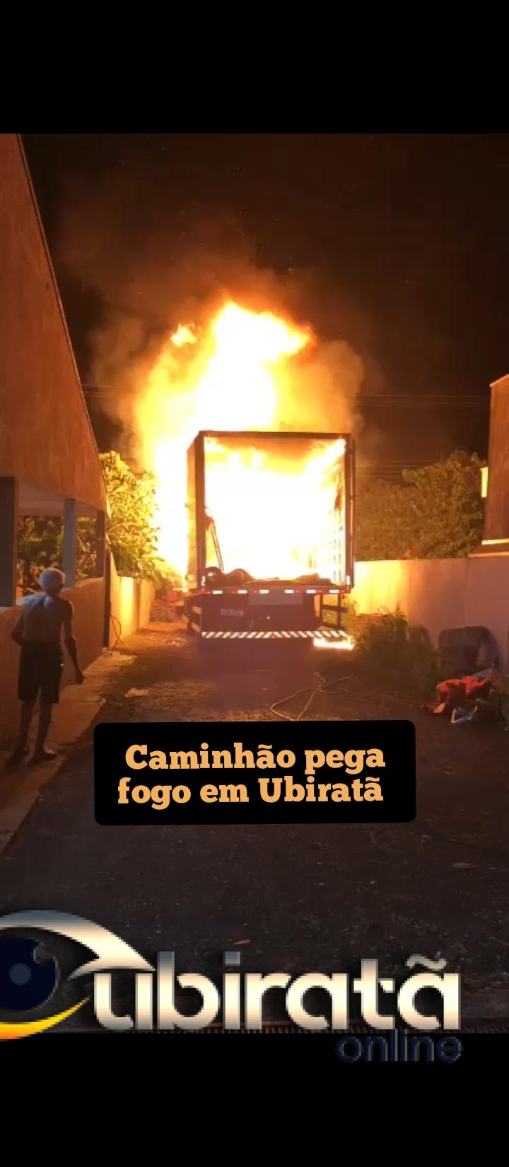 Caminhão pega fogo em Ubiratã