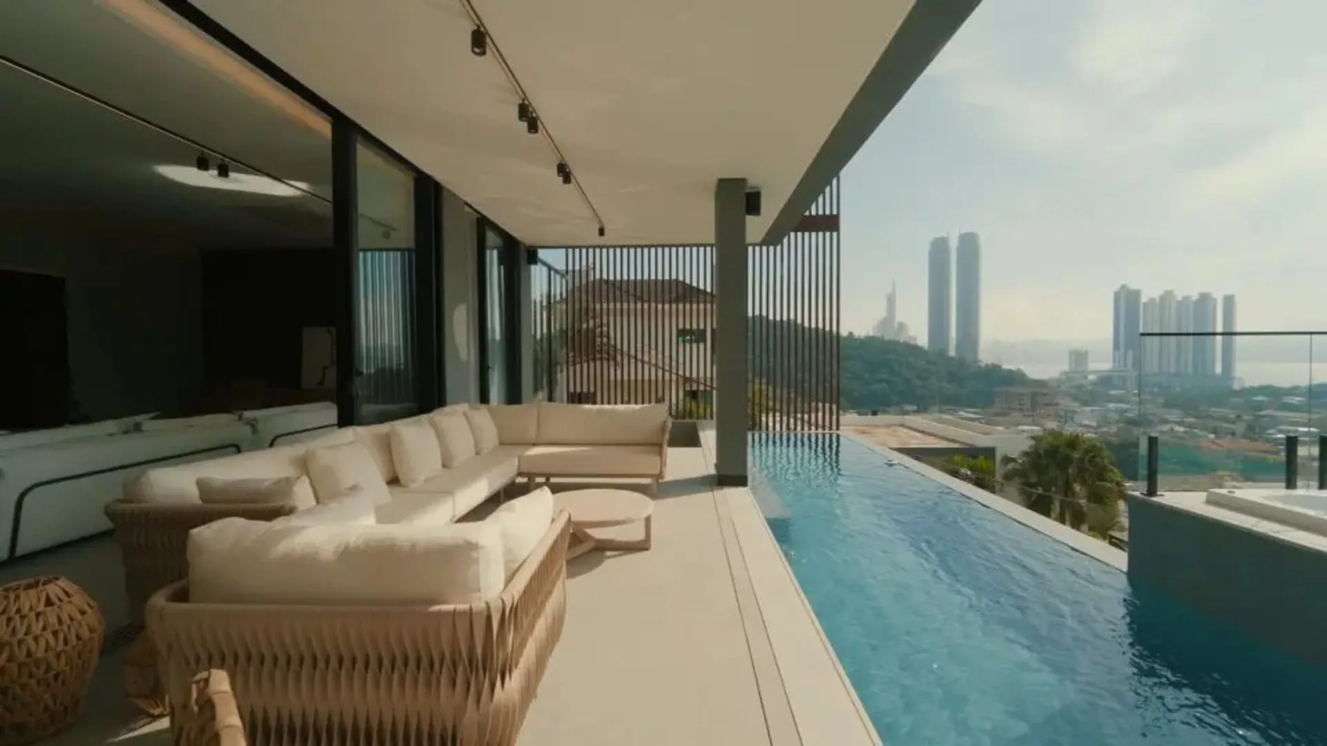 Mansões de Balneário Camboriú estão entre as mais caras do Brasil