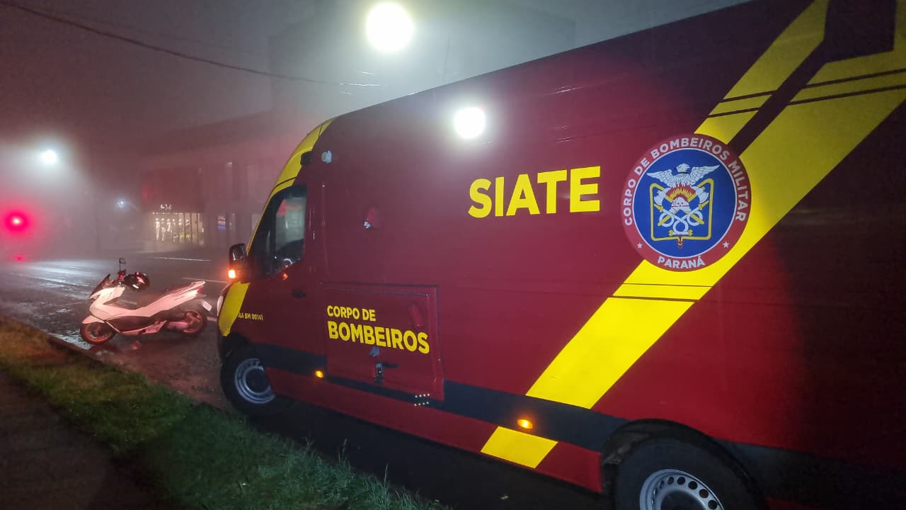 Mulher fica ferida em acidente de trânsito na Rua Cuiabá, em Cascavel