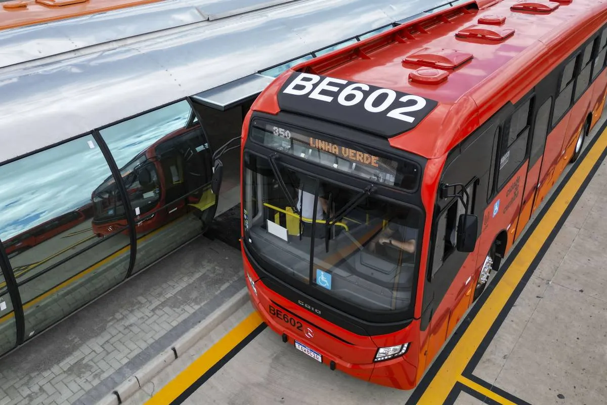 Passagem de ônibus em Curitiba deve se manter a R$ 6 até 2027