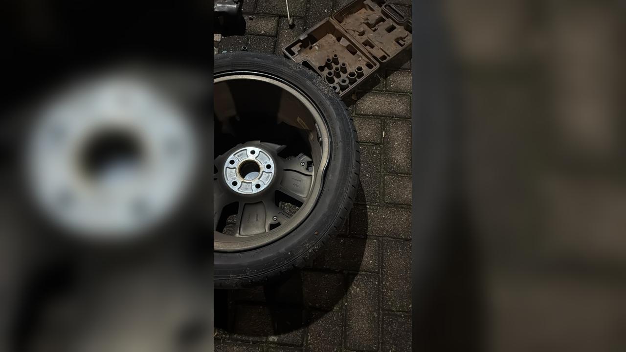Após ficar no prejuízo com roda do carro amassada, internauta alerta para buraco na Avenida das Torres