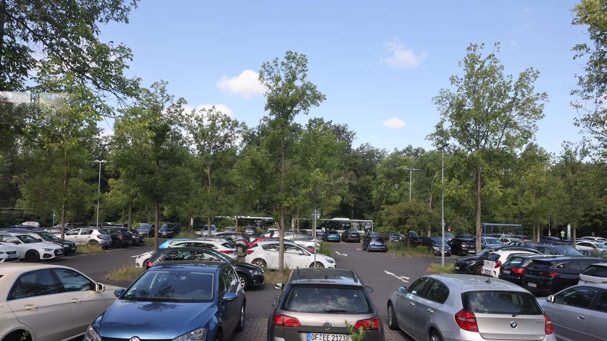 Rund 460.000 Pendler täglich: Frankfurt plant neue Park-and-Ride-Plätze