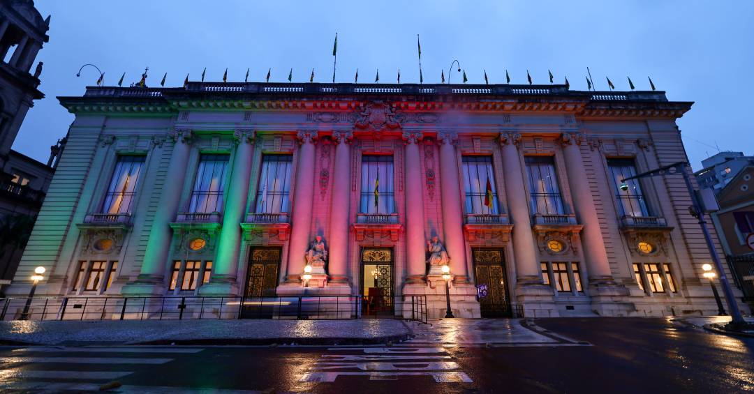Onde é feriado neste sábado, 20 de setembro?
