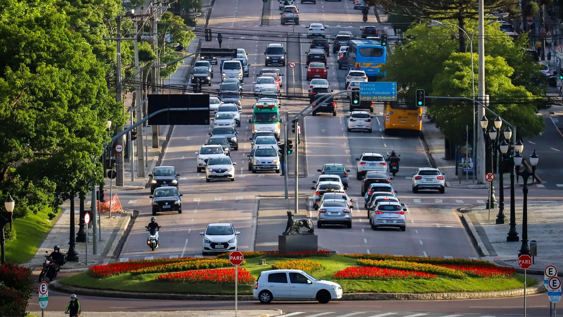 Com queda no IPVA, emplacamento sobe até 104% no Paraná