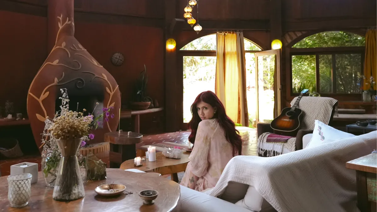 Carne de Onça inspira cantora curitibana com carreira internacional