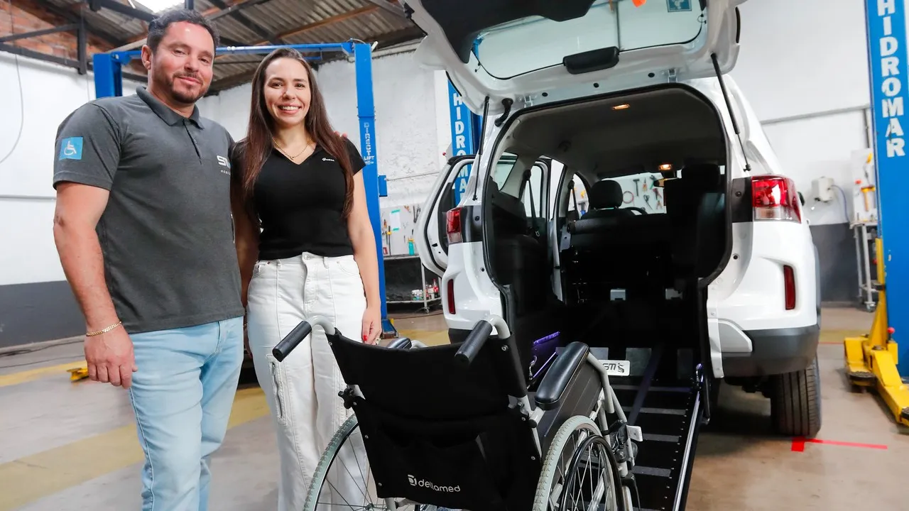 Empresa de Curitiba vira referência nacional no transporte de cadeirantes