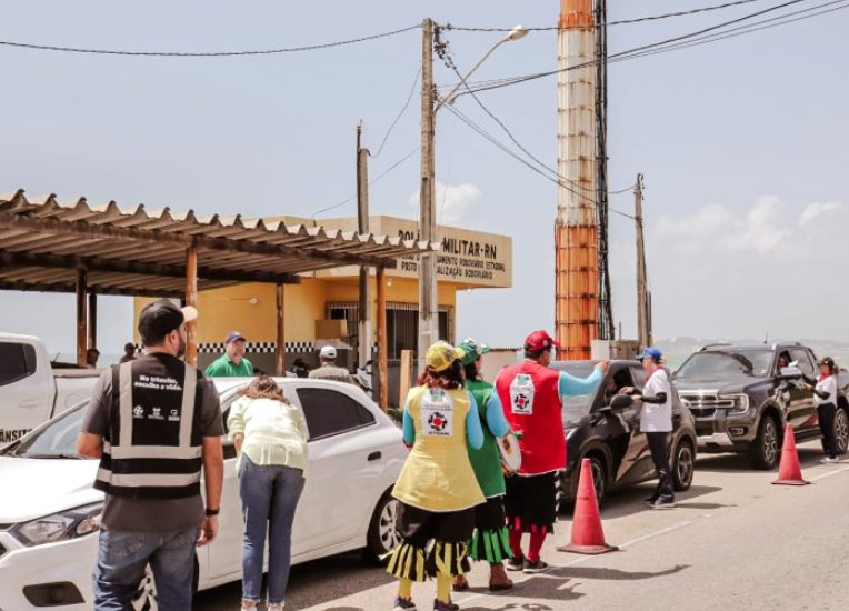 Conscientização: Detran realiza blitz educativa para alertar motoristas sobre uso correto das vagas destinadas a PCD