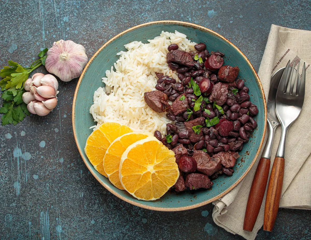 Feijoada arrecada fundos para hospital 100% SUS de Curitiba