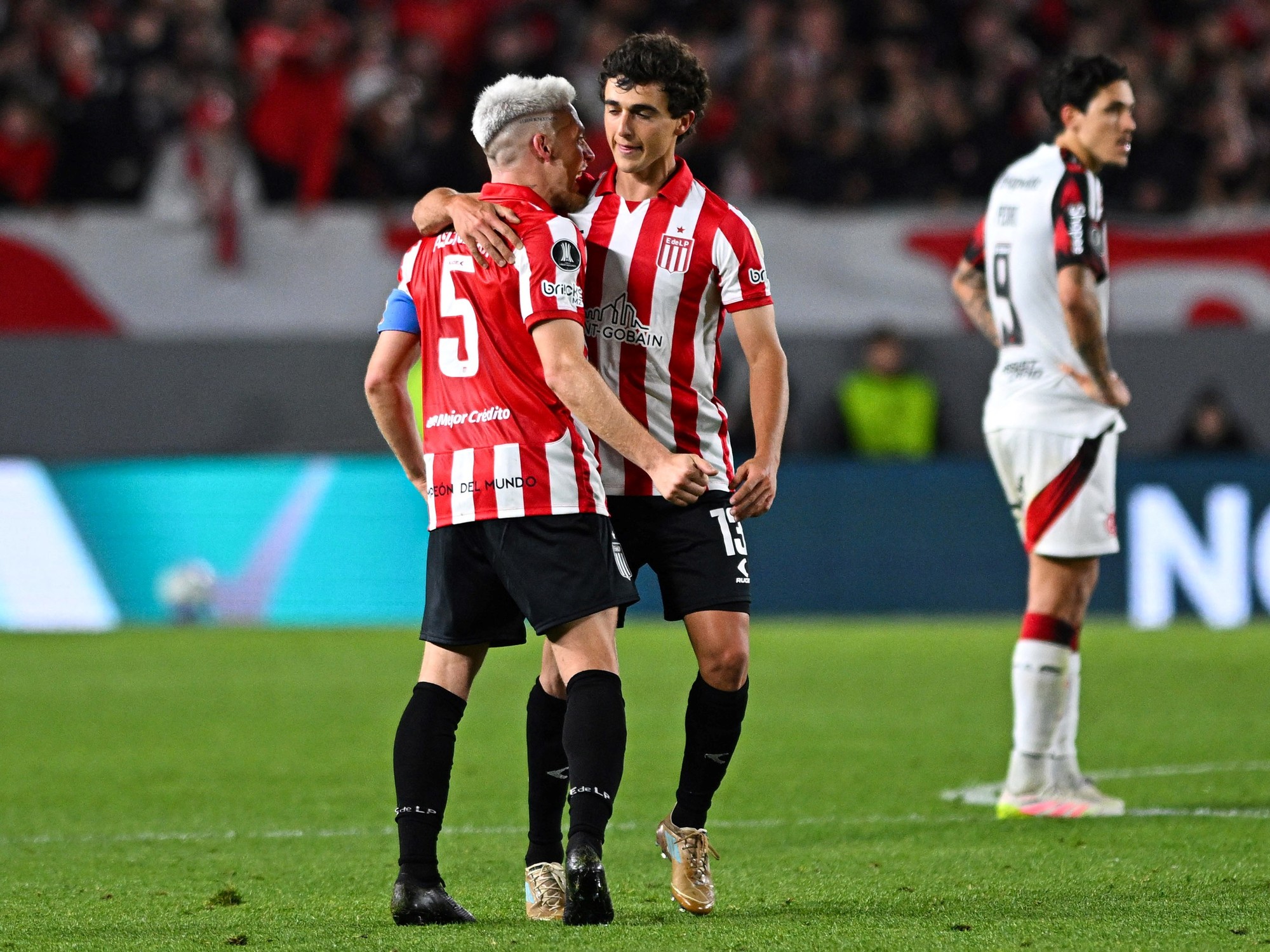 Tremendo: Estudiantes le empató la serie a Flamengo con gol de Benedetti :: Olé