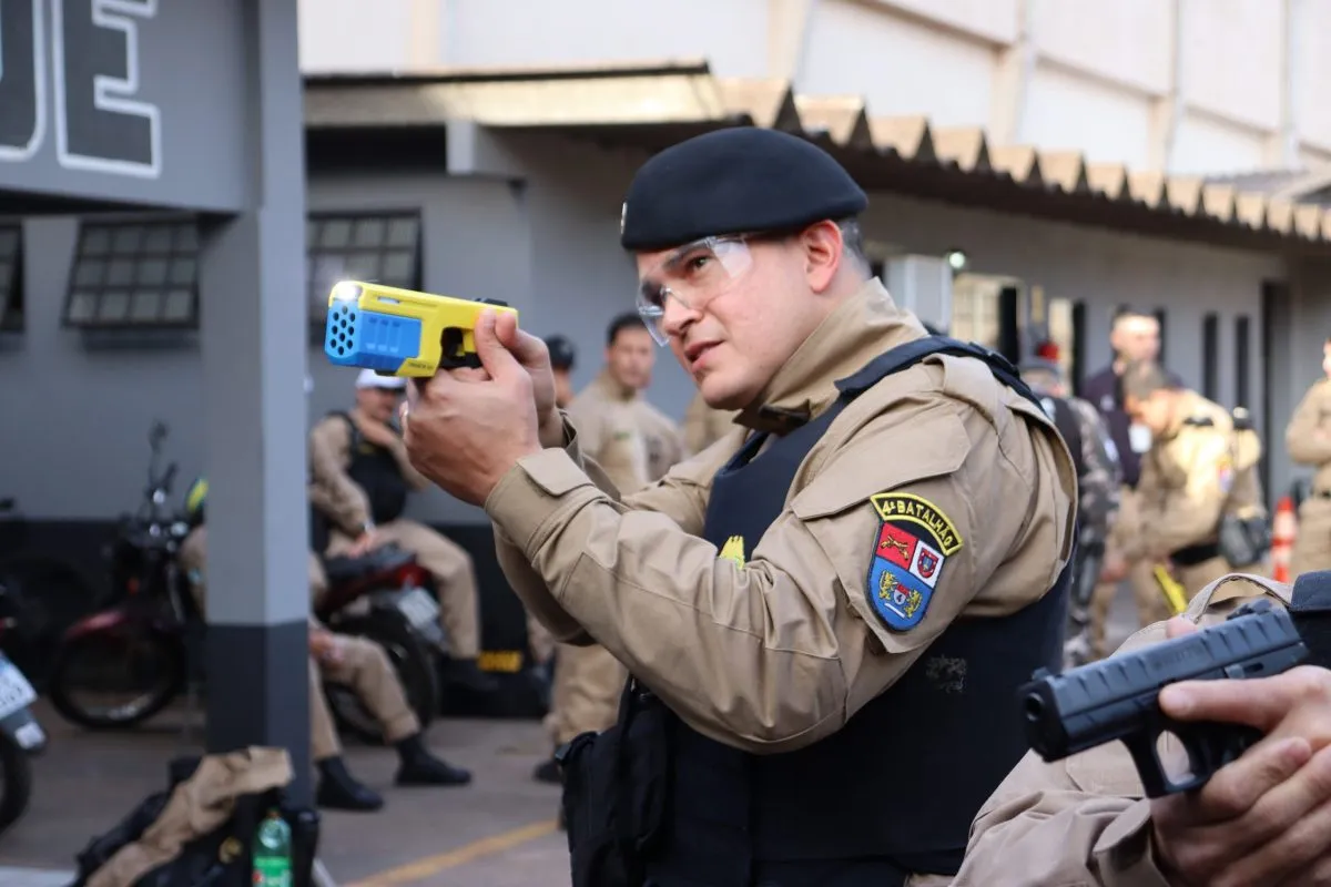 Desde agosto, Polícia Militar usou Taser 32 vezes no Paraná