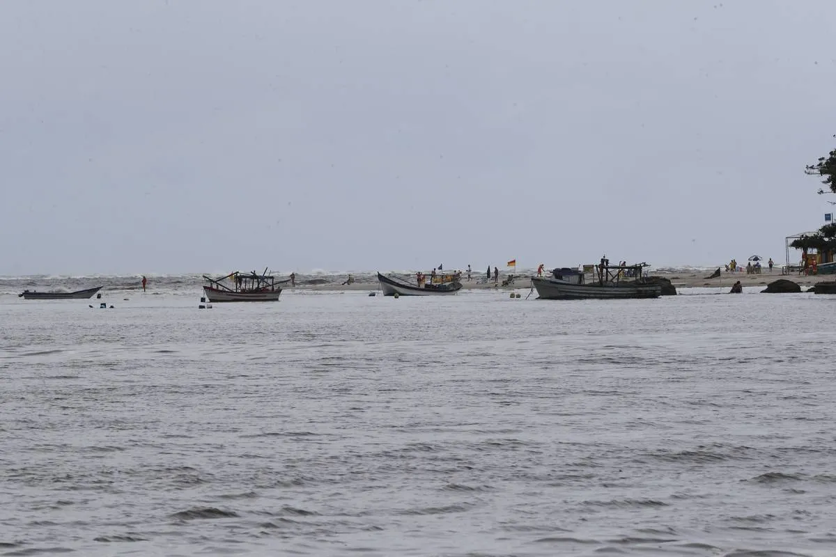 Plásticos dominam litoral do Paraná? Estudo da UFPR diz que sim