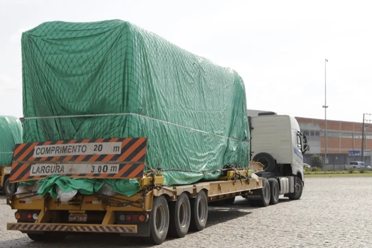 Paraná posta vídeo de objeto misterioso e promete novidade