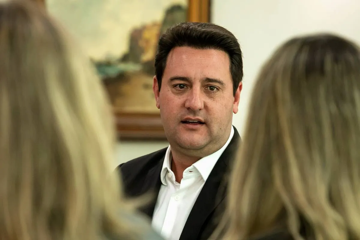 Ratinho Jr parabeniza Trump após invasão na Venezuela