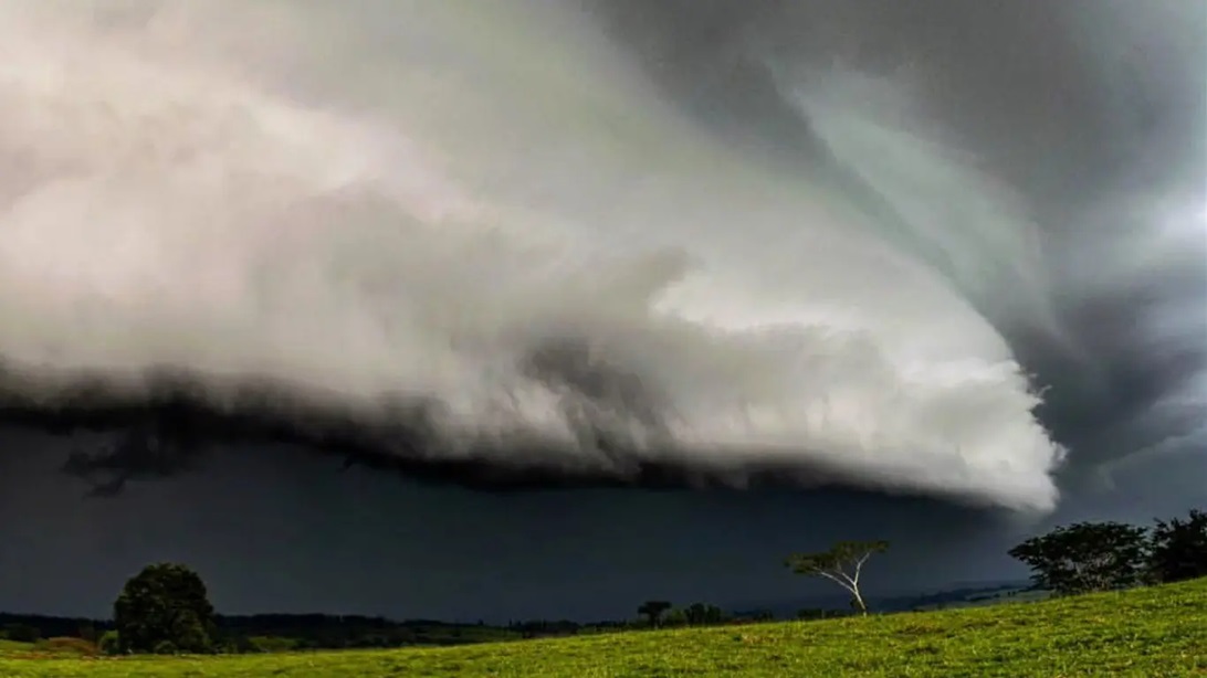 Brasil terá onda de tempestades, com risco de tornados; veja previsão para estados