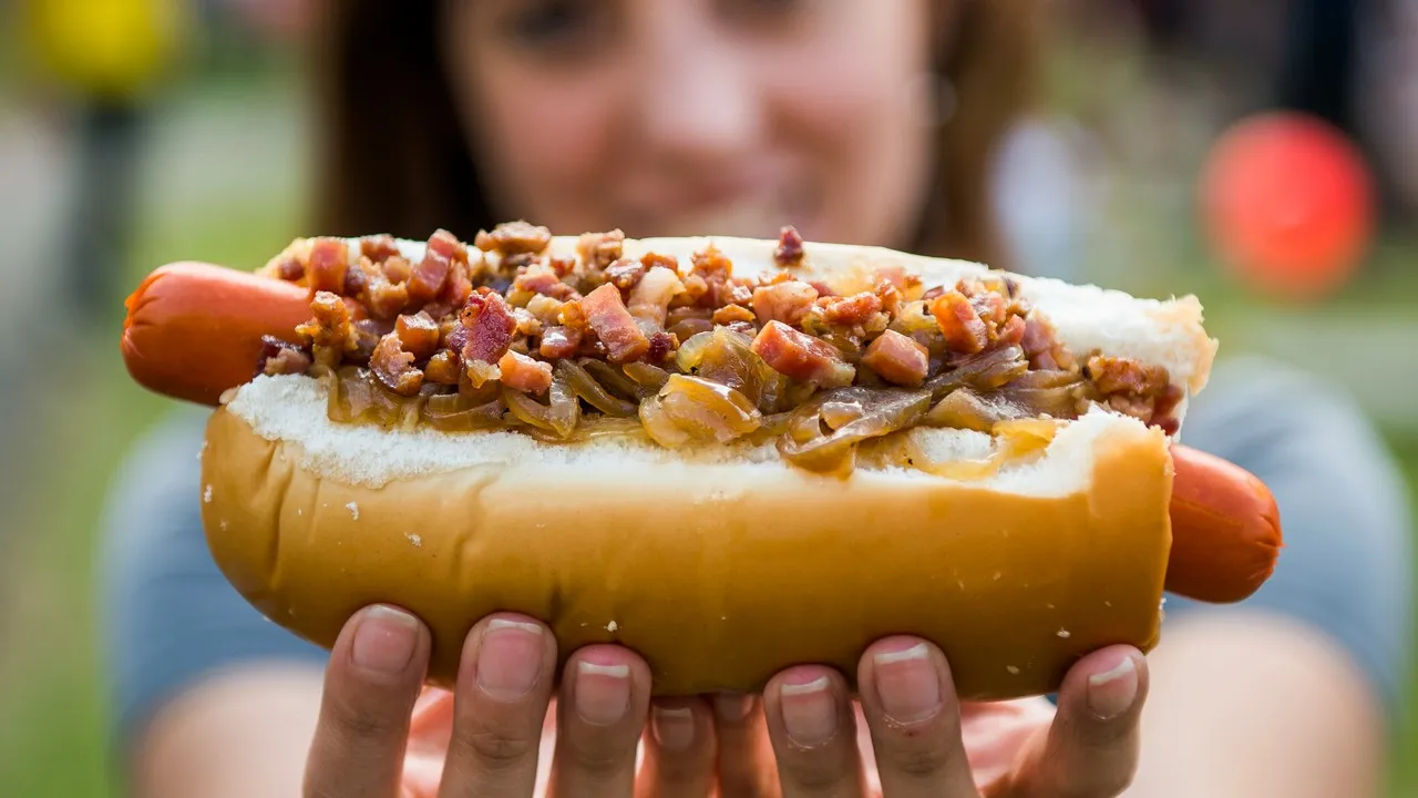 Vinada Cultural volta após seis anos com hot dogs a R$ 29
