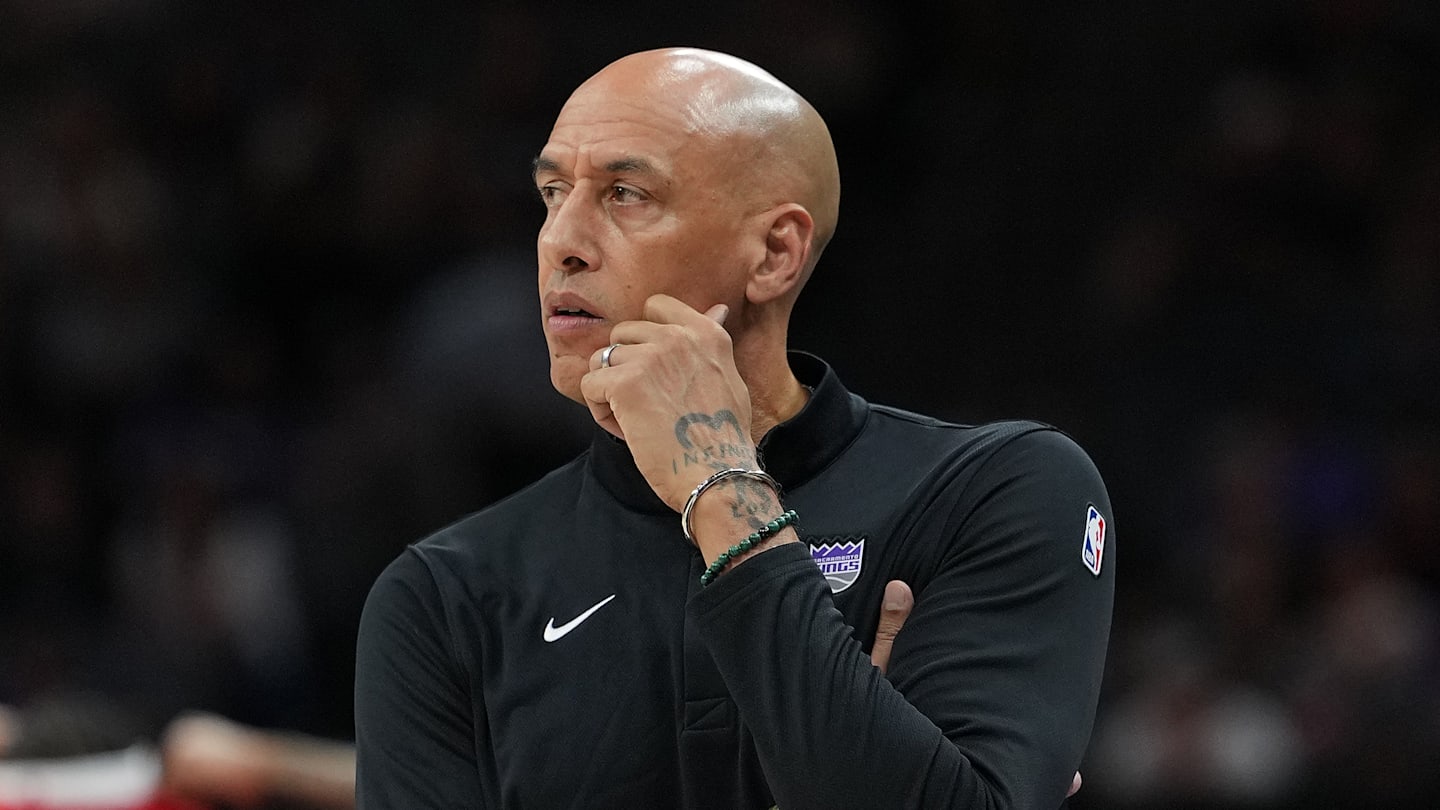 Doug Christie must bench surprising Kings players to win