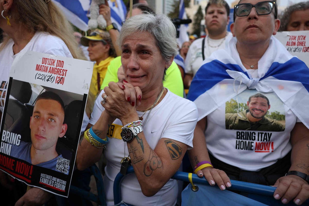 Reféns israelenses são libertados pelo Hamas após 738 dias em cativeiro na Faixa de Gaza