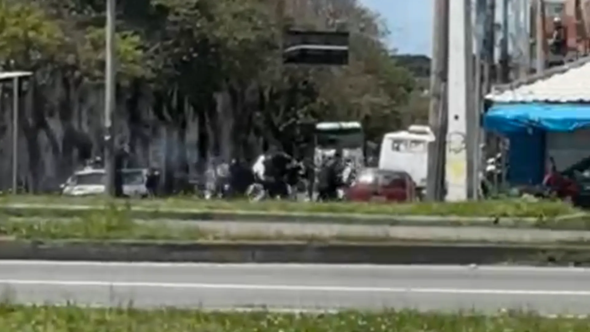 Torcedores do Coxa fazem emboscada para rivais, mas desfecho surpreende