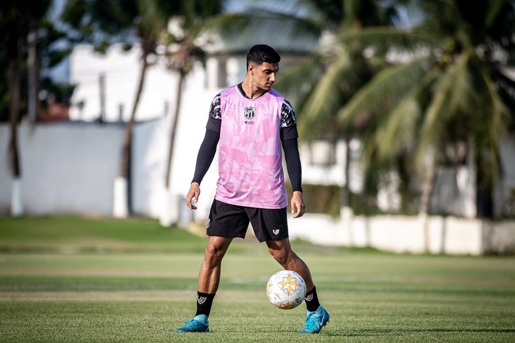 Elenco alvinegro trabalha pelo segundo dia visando o duelo diante do Tirol pela Taça Fares Lopes