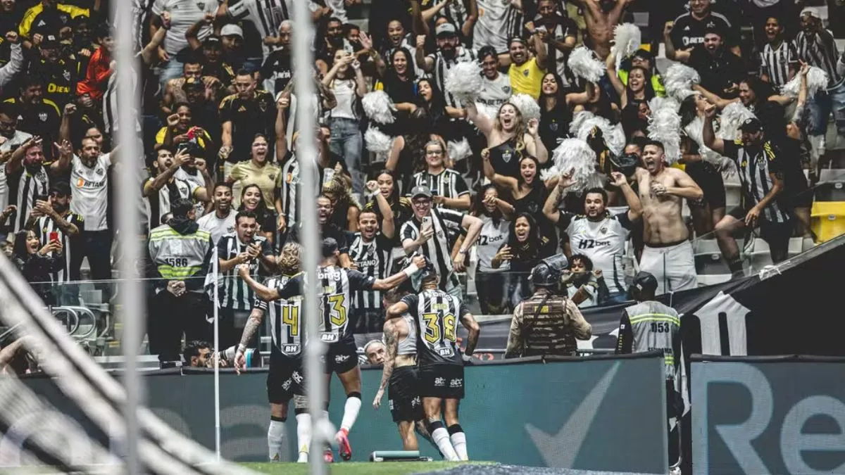 Hulk quebra jejum e Atlético vai à final da Sul-Americana