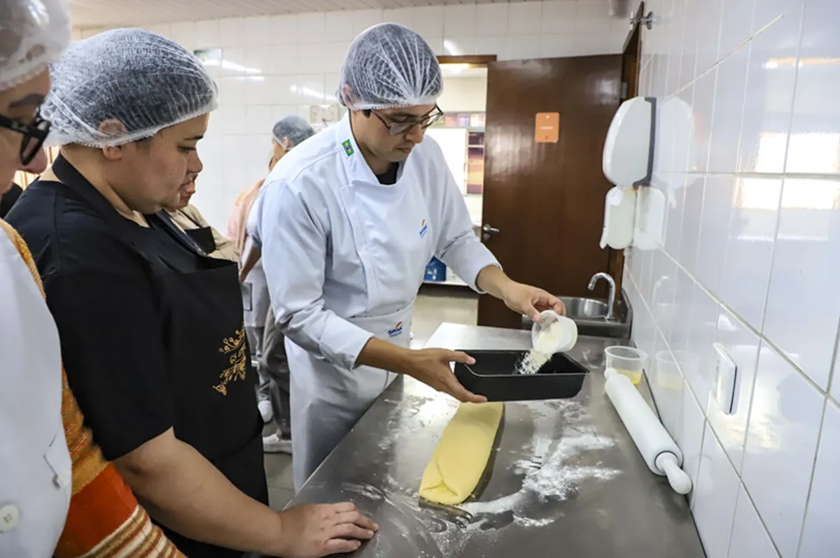 Curitiba abre vagas para cursos gratuitos de confeitaria natalina