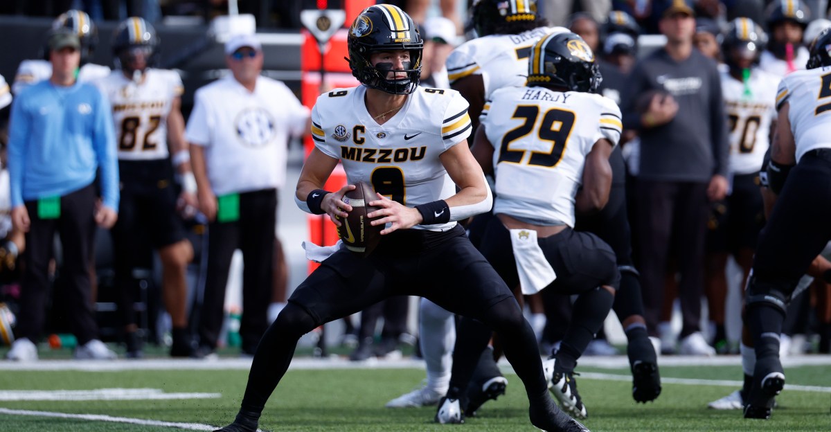 Mizzou Football: Beau Pribula carted off with apparent leg injury