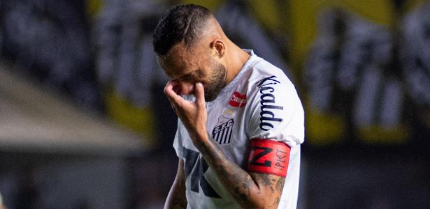 Veja as escalações de Botafogo e Santos para jogo pelo Brasileirão