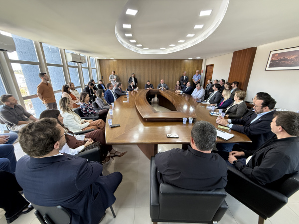 Reunião com secretariado de Guarapuava marca etapa do projeto MP em Movimento no Centro-Sul do estado