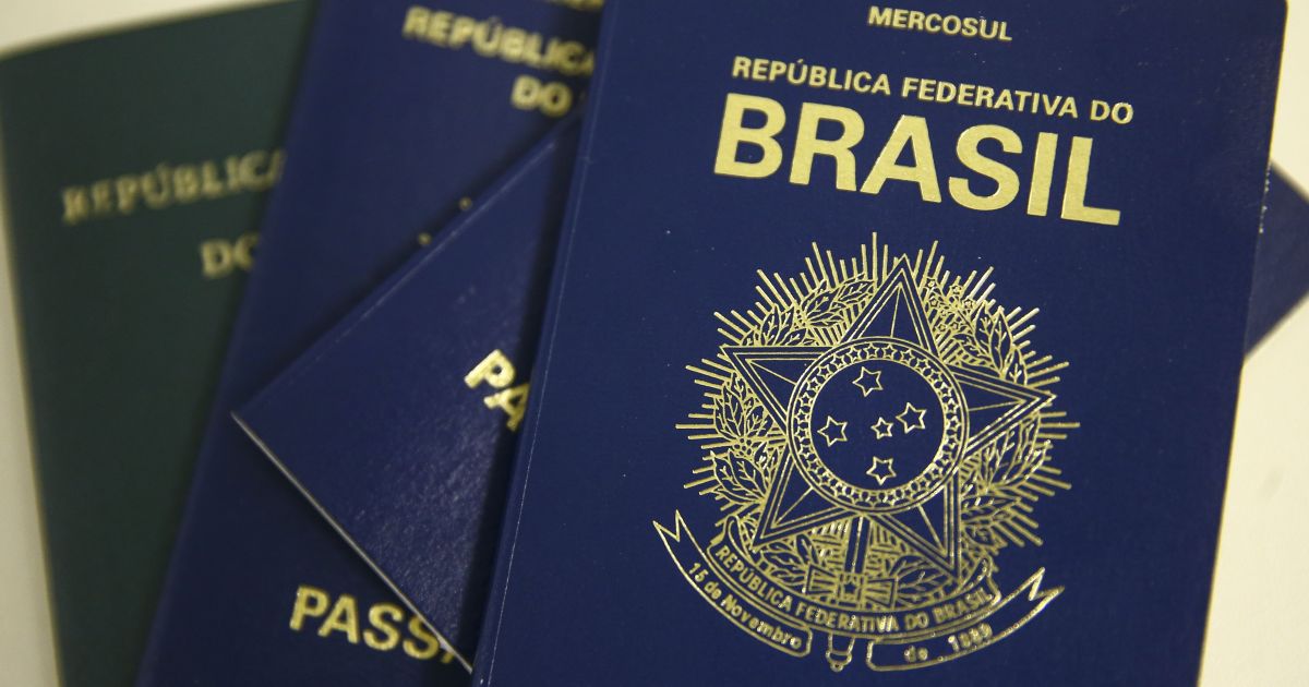 PF ameaça suspender emissão de passaportes por falta de verba