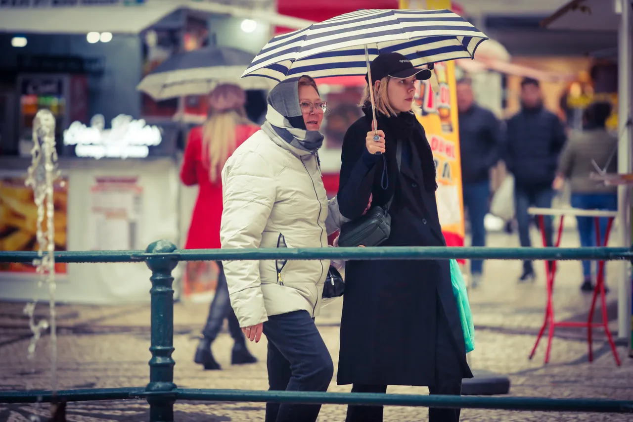 Chuva leve marca o início da semana em Curitiba; veja a previsão