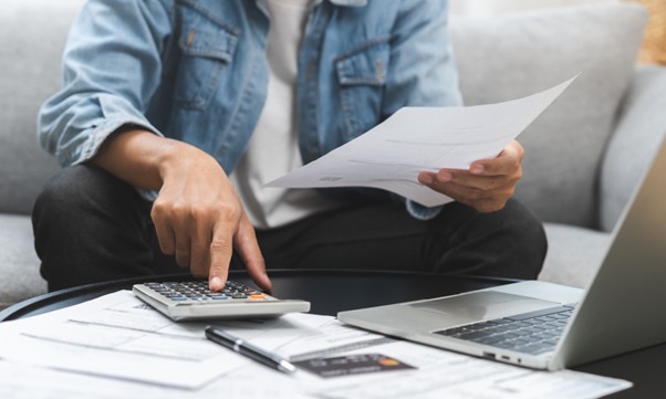 Feirão Serasa Limpa Nome 2025: mais de 633 milhões de ofertas de negociação de dívidas disponíveis