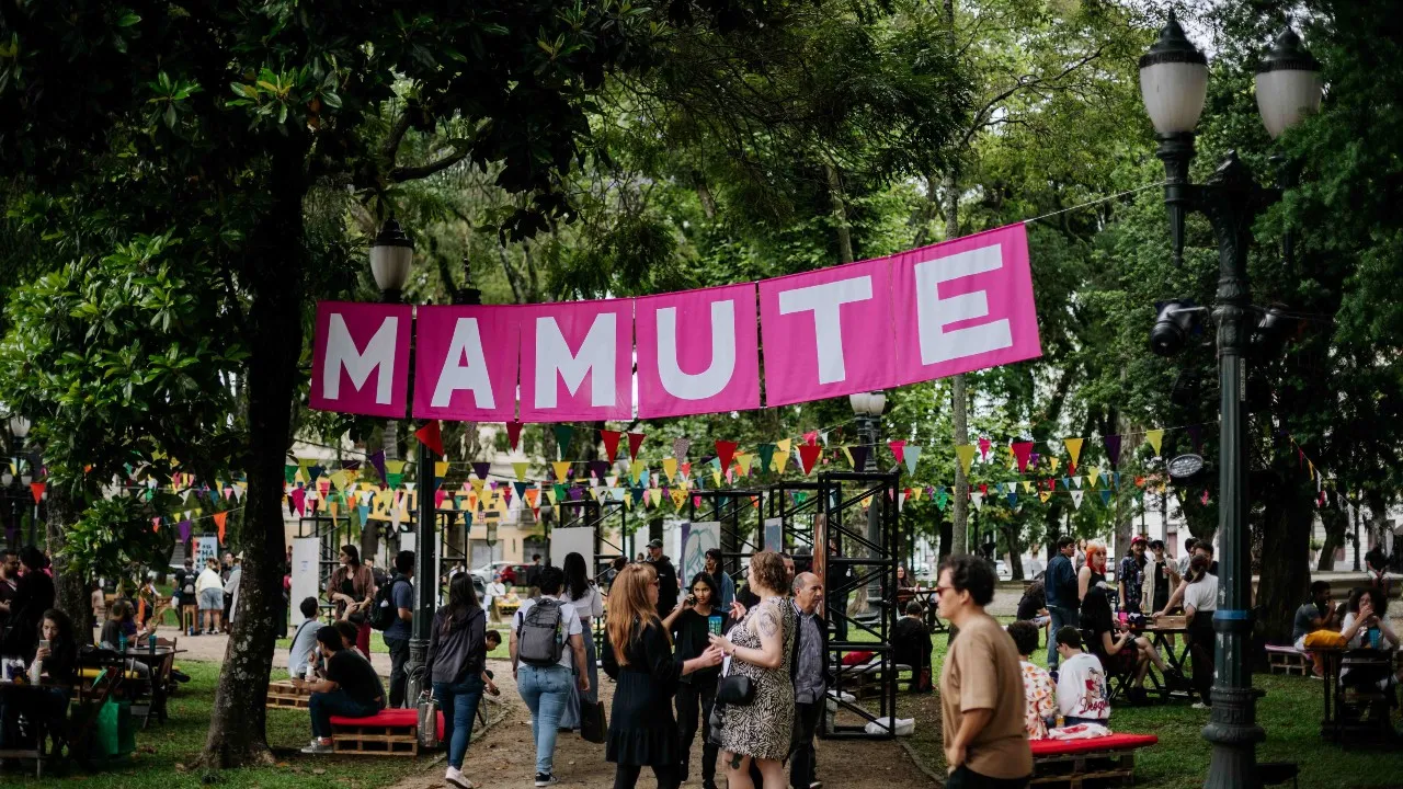 160 artistas transformam o Centro de Curitiba em galeria a céu aberto