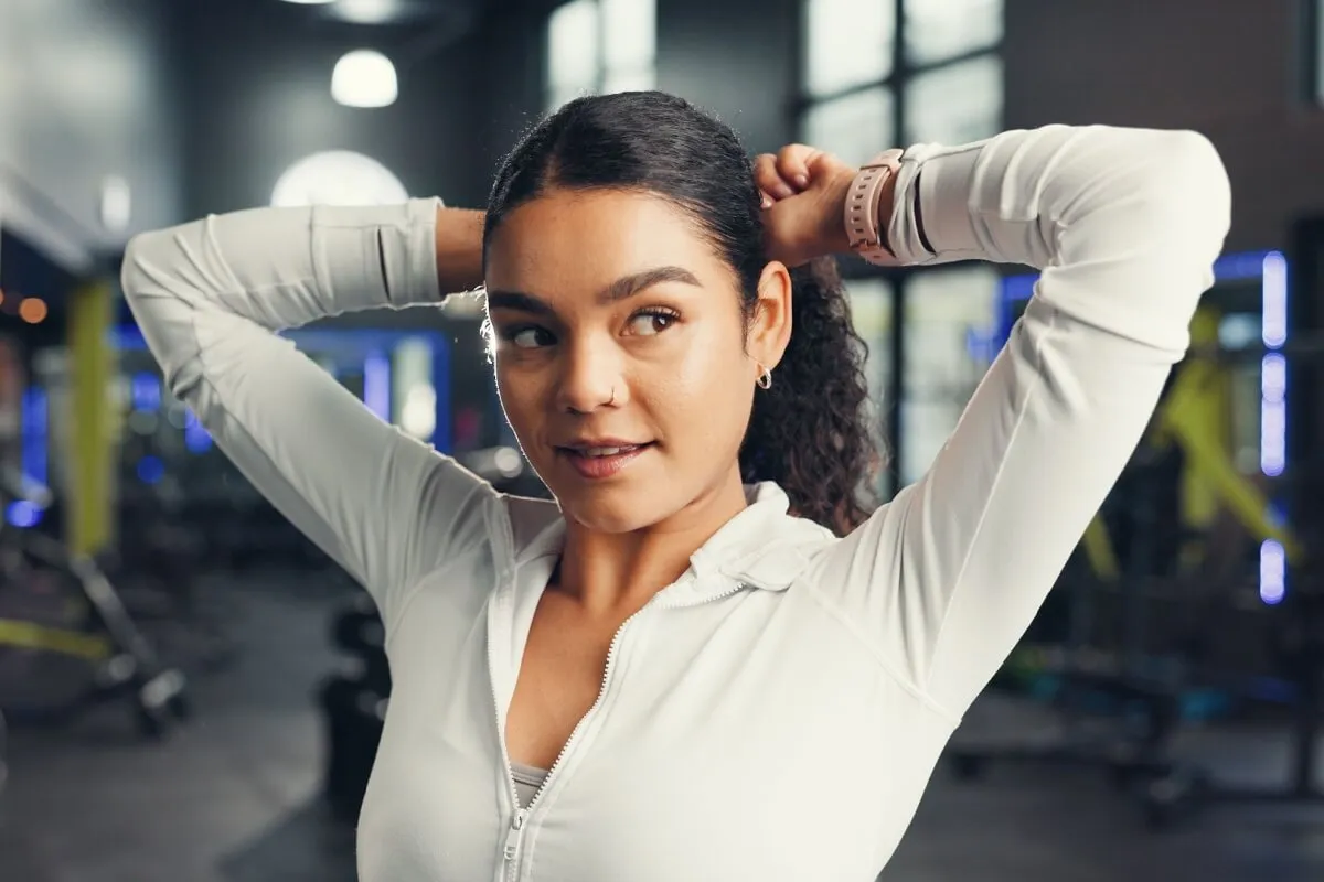 16 cuidados com os cabelos antes e depois do treino para evitar danos aos fios