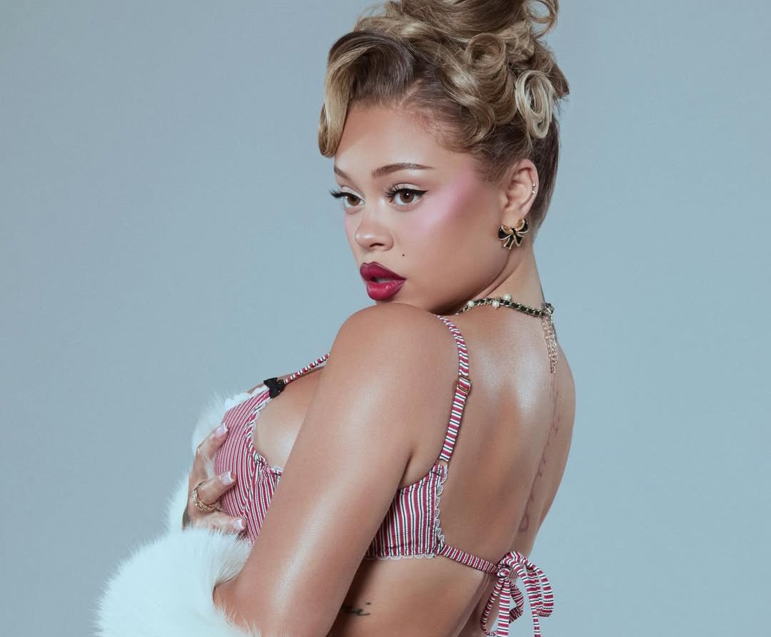 Page 15 of 20 – Fine AF Fridays! SZA & Latto Strip Down For Santa, Vol. 7