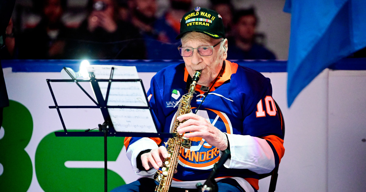 104-year-old Army veteran nails anthem performance for NHL crowd