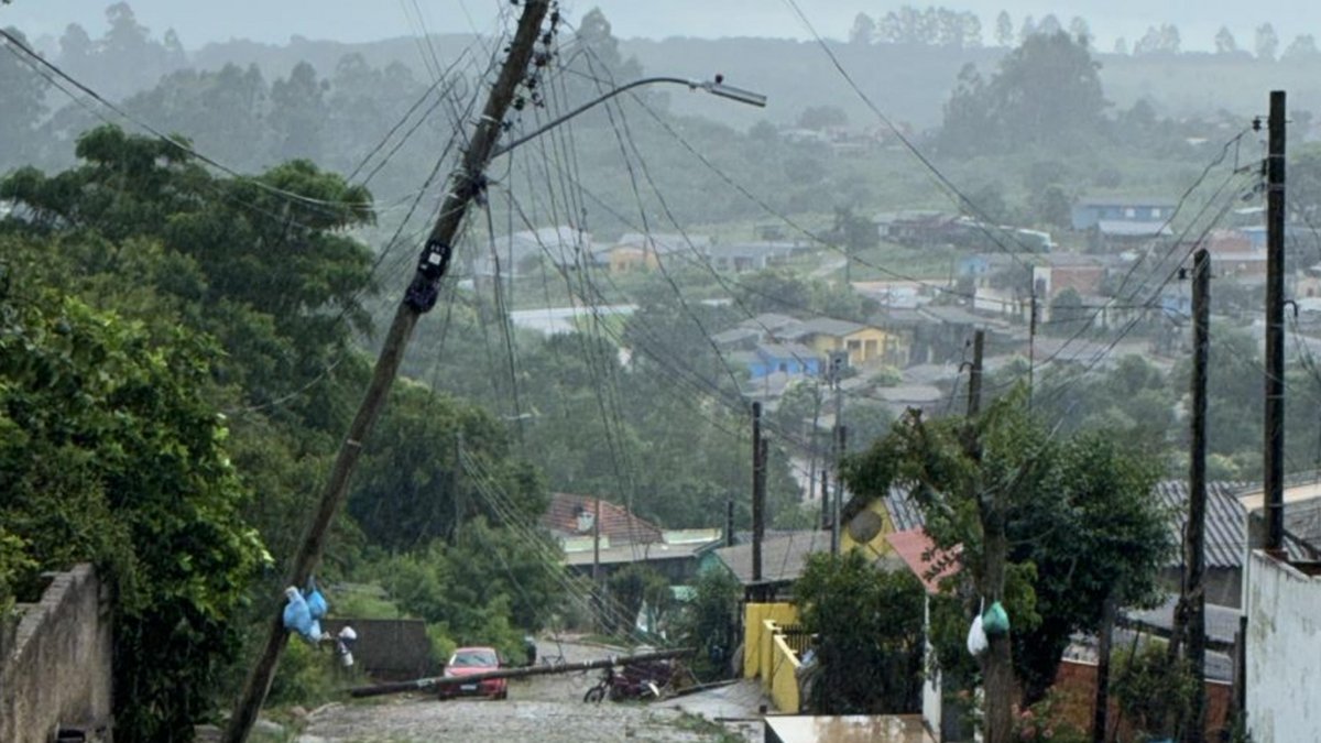 Temporais provocam danos em pelo menos 12 cidades do RS
