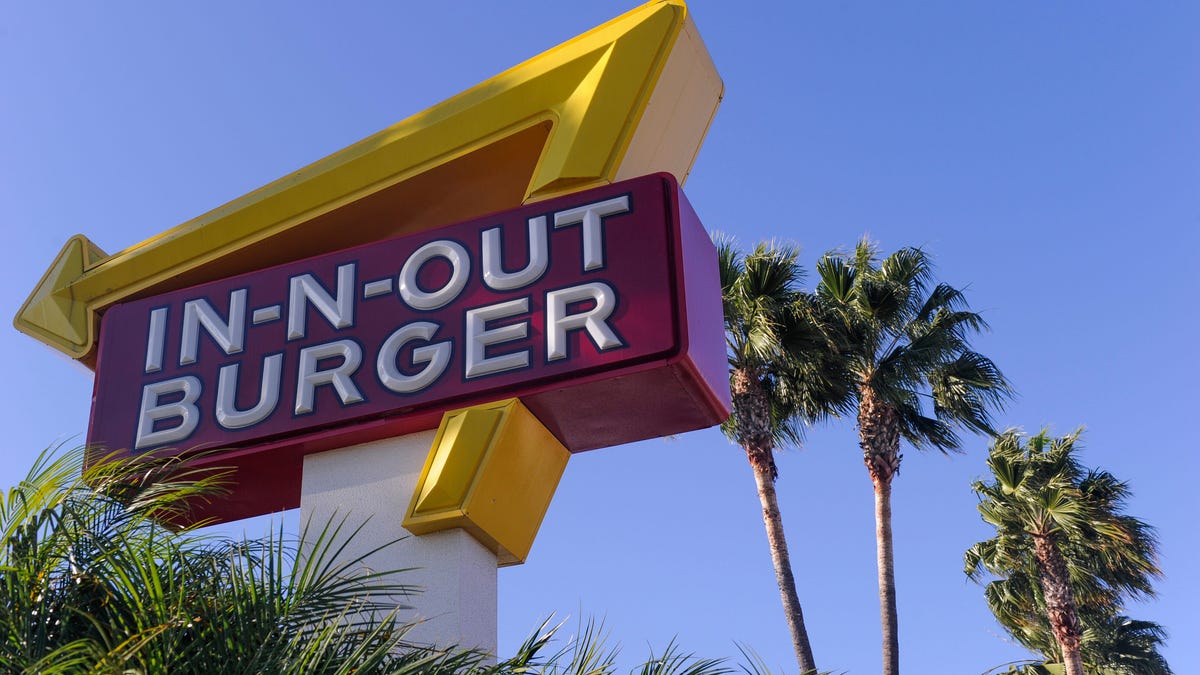 When does In-N-Out Burger close on Christmas Eve? SoCal hours