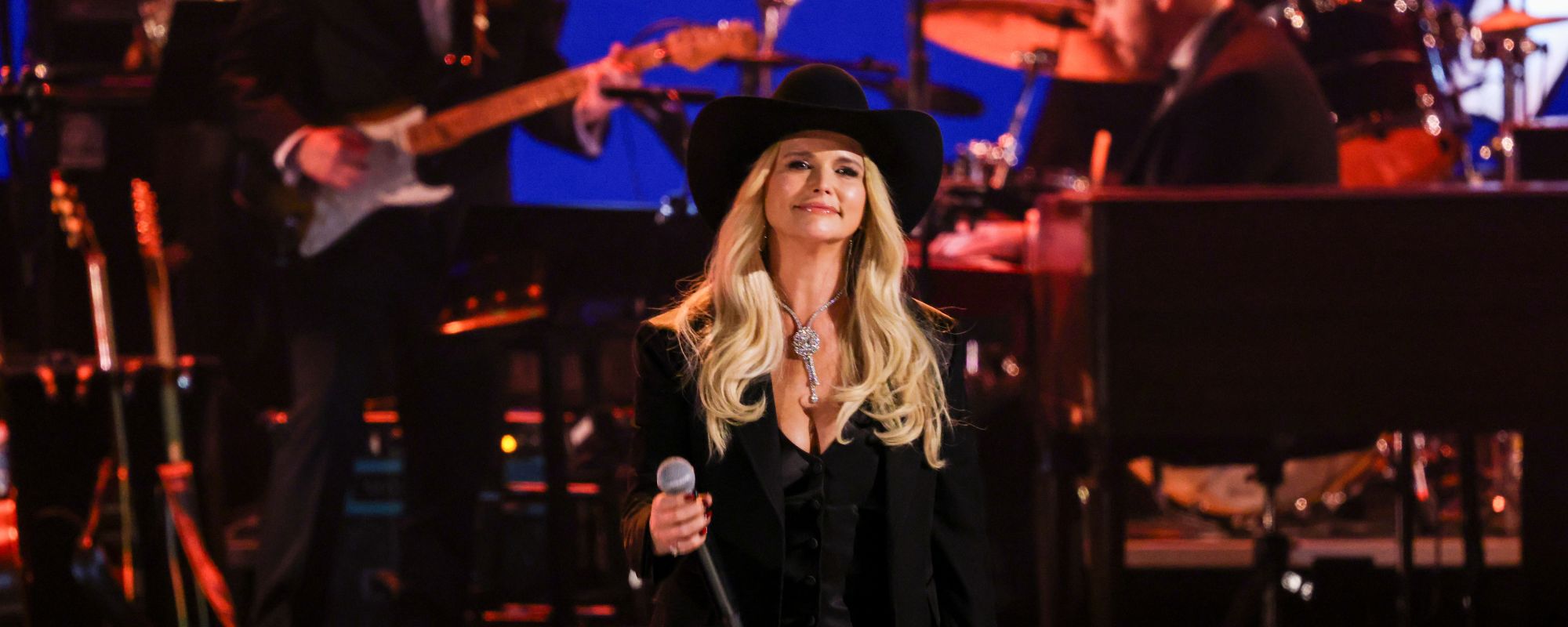“Dang Right He Is!”: Miranda Lambert Debuts Ella Langley Hit Song Onstage