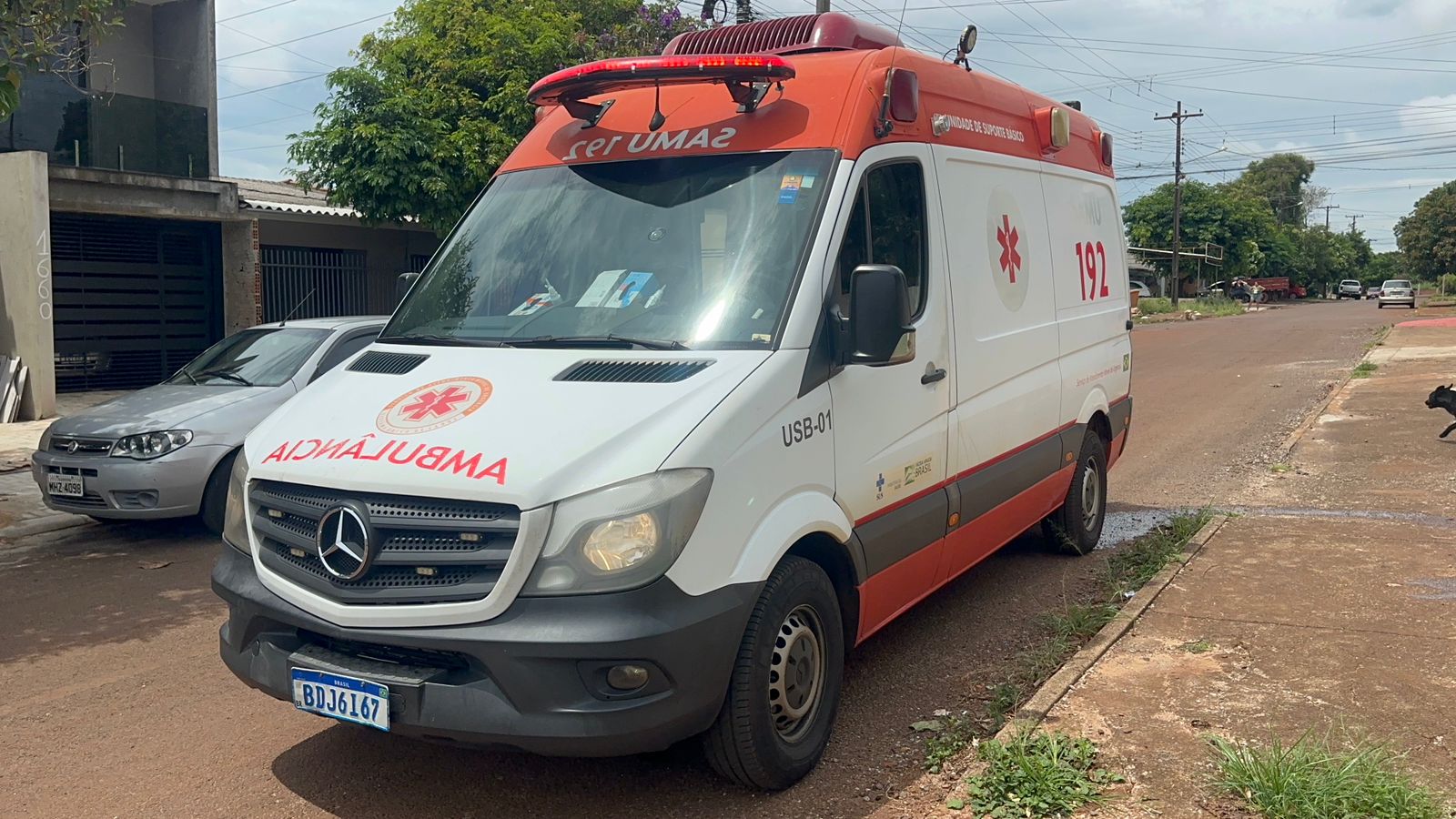 Homem bate a cabeça, sofre corte de 7 centímetros e convulsiona no Tarumã