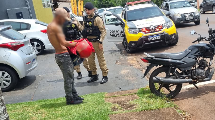 Homem adentra correndo em estabelecimento e Polícia Militar é acionada em Cascavel