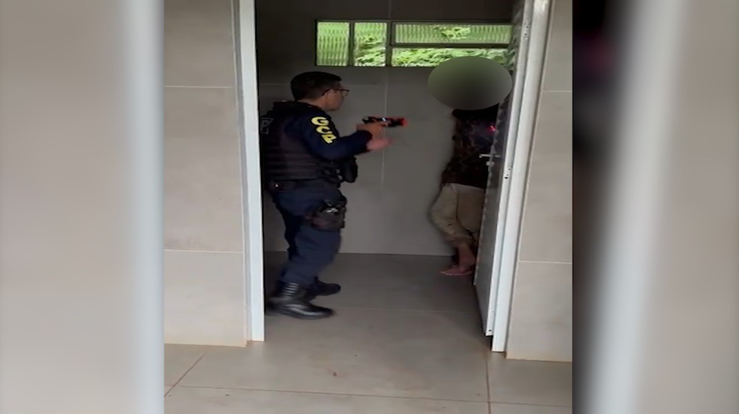 GCP flagra homem em atitude suspeita em banheiro PCD no Lago Municipal de Cascavel