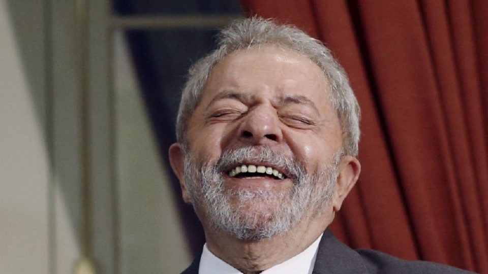 Lula assina Indulto de Natal e exclui condenados pelo 8 de Janeiro