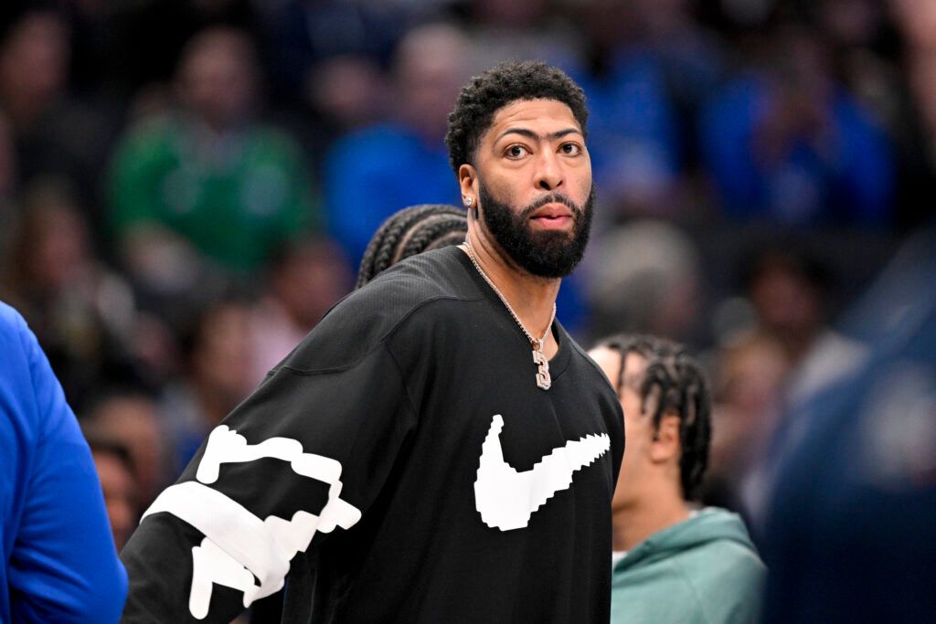 Mavericks Predicted to Cut Ties With Anthony Davis to Land $60,000,000 Star in Stunning Trade