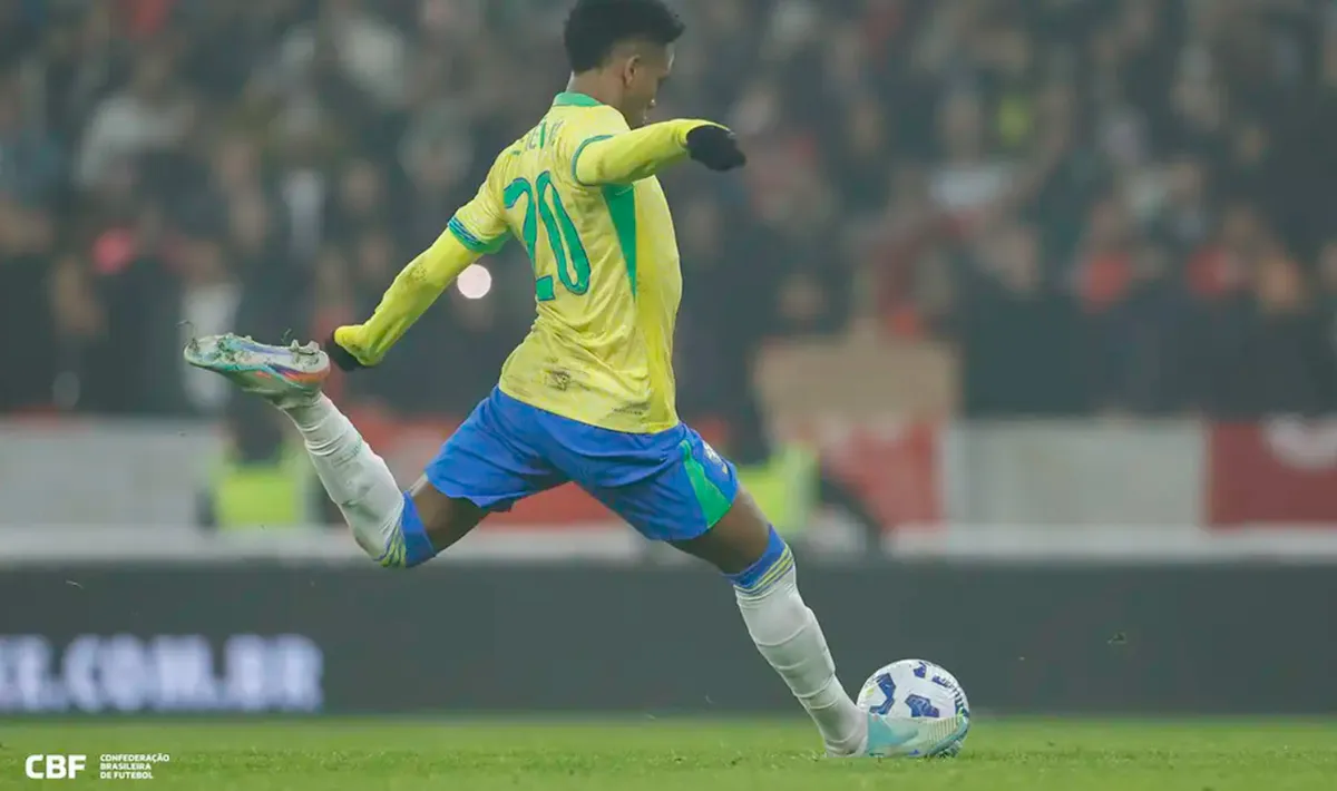 Seleção brasileira encerra 2025 na 5ª posição do ranking da Fifa